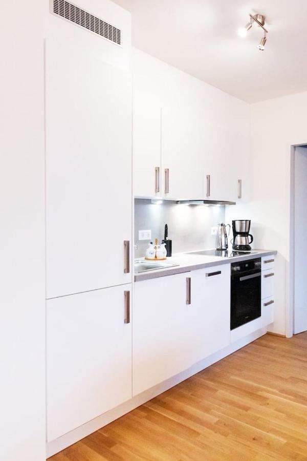 New, Quiet Flat Next To U1, Vic, Shopping Mall,... เวียนนา ภายนอก รูปภาพ