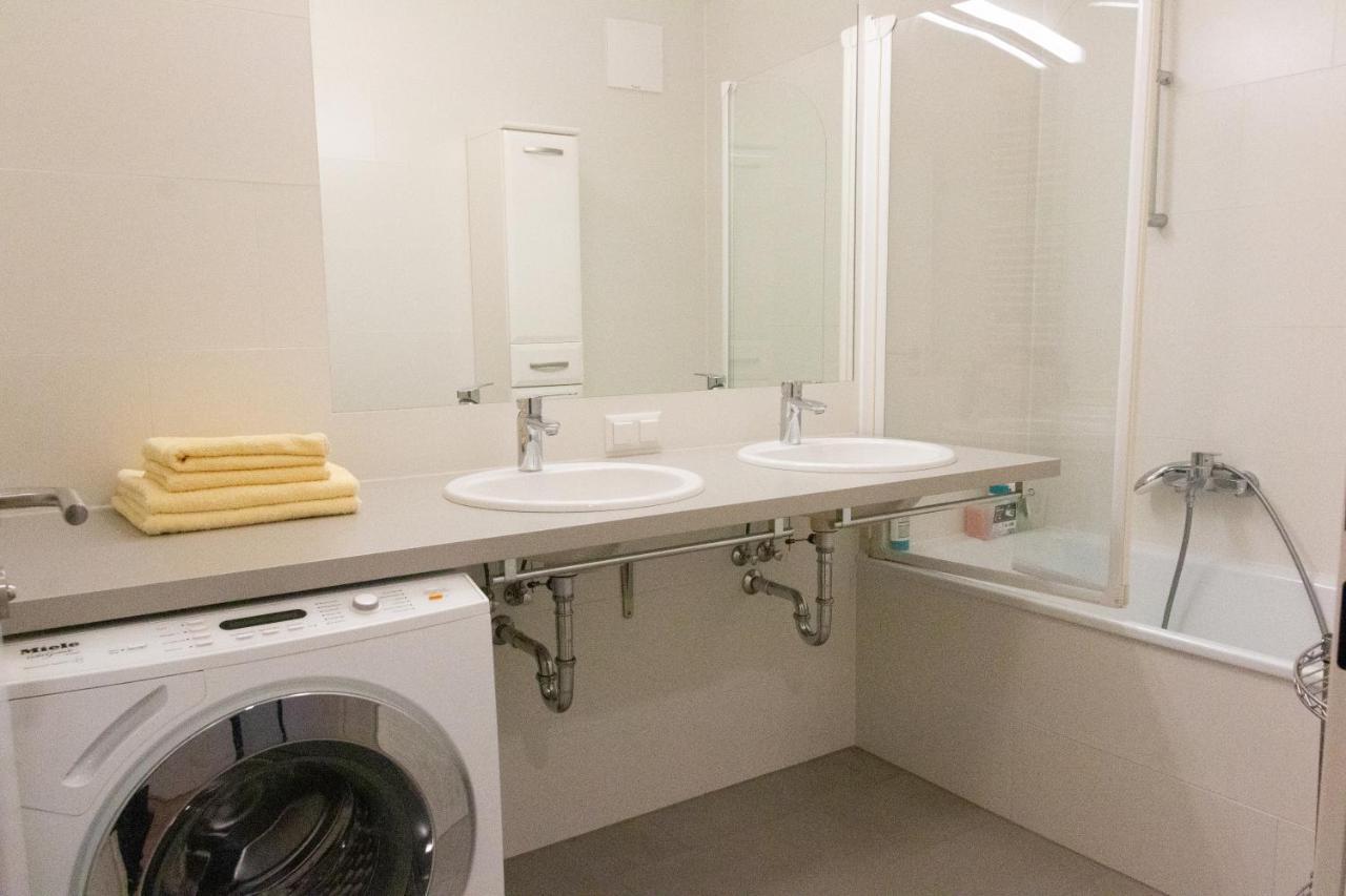 New, Quiet Flat Next To U1, Vic, Shopping Mall,... เวียนนา ภายนอก รูปภาพ