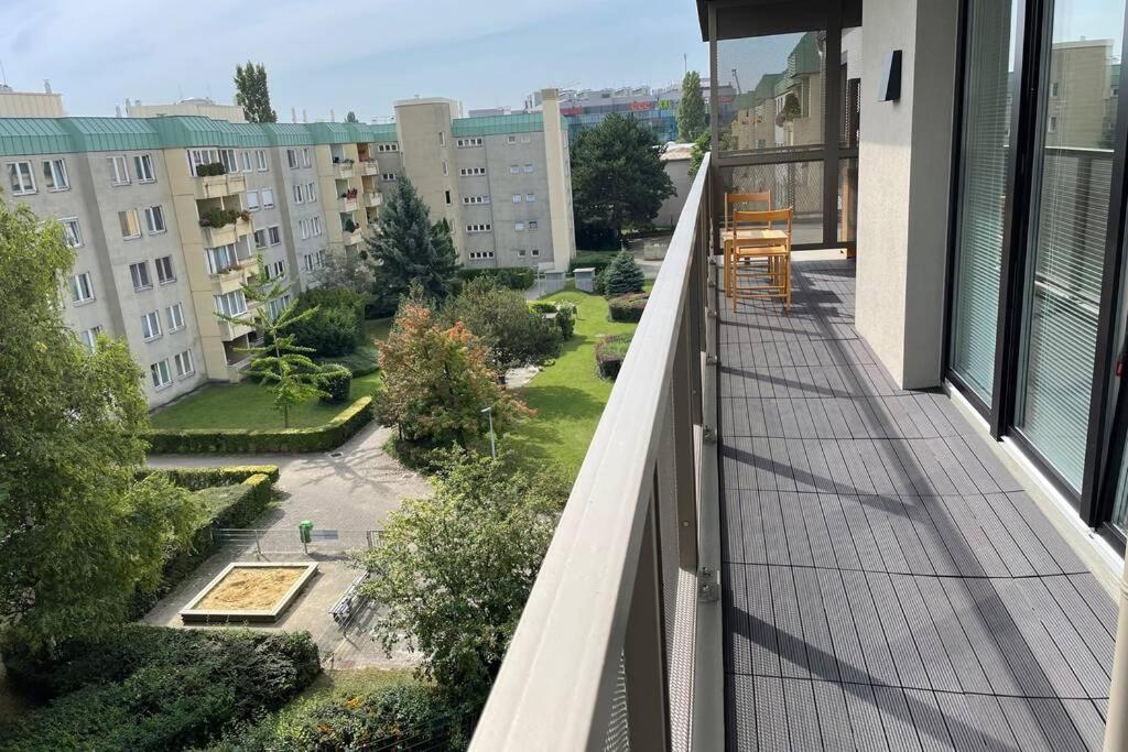 New, Quiet Flat Next To U1, Vic, Shopping Mall,... เวียนนา ภายนอก รูปภาพ